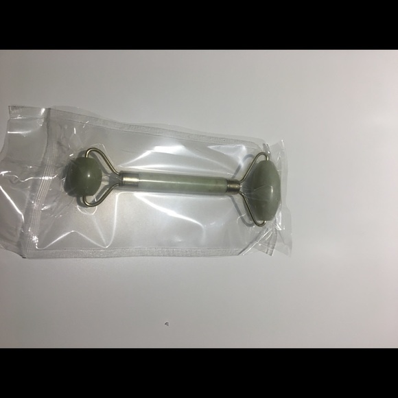 🏆 Jade facial roller - Picture 1 of 3